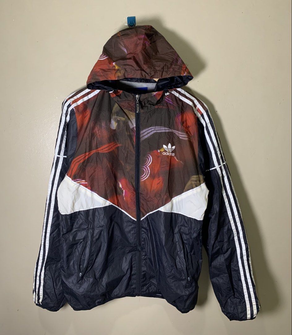 ADIDA* windbreaker (Category: Coats, Jackets and Outerwear) located in Molave. Submitted by mysticbird_38213e (Listing ID 1465361795, Image 2). Description: Good condition No issue Ganda ng kulay.