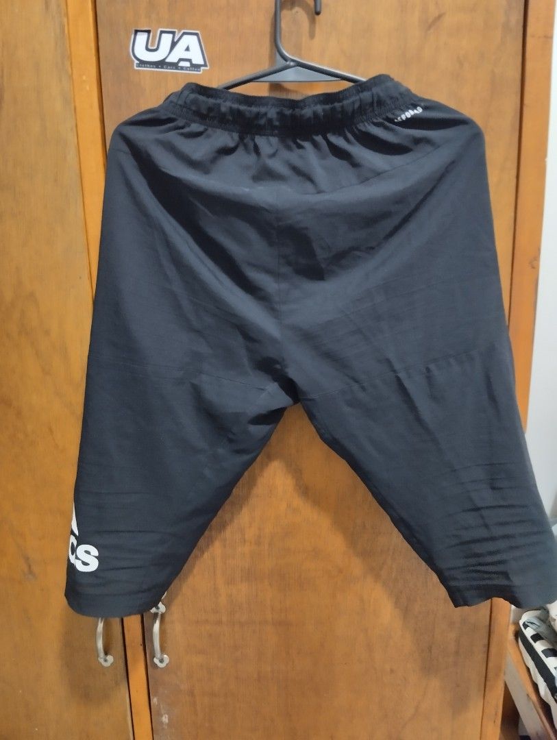Adidas 3/4 dri fit shorts (Category: Shorts) located in Asturias. Submitted by zajk_hero (Listing ID 1465221008, Image 2). Description: Adidas 3/4 dri fit running training shorts W27-36 L24 Excellent condition Erased print.