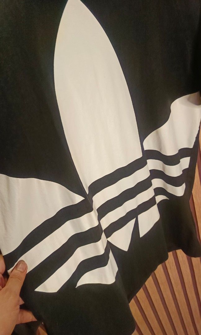 Adidas Big logo (Category: Activewear) located in Caloocan City. Submitted by _jerald_ (Listing ID 1465280224, Image 2). Description: authentic 100%.