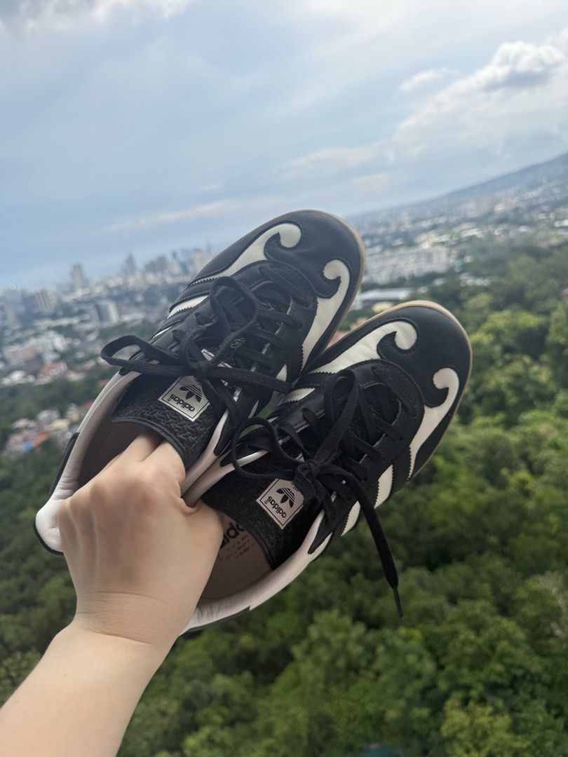 Adidas Gazelle Limited Edition (Category: Sneakers) located in Cebu City. Submitted by irinaivyj (Listing ID 1465213618, Image 3). Description: Very rare, limited edition..