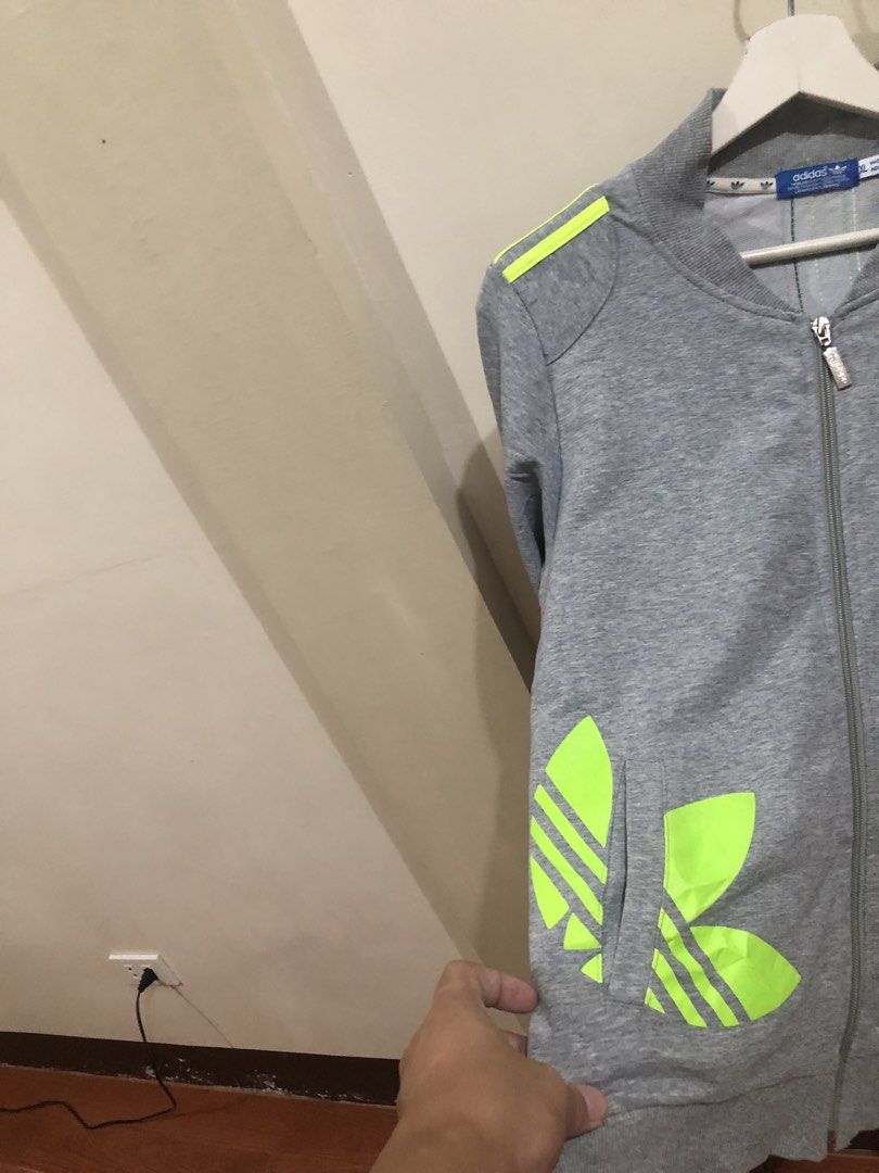 Adidas Gray Jacket (Category: Coats, Jackets and Outerwear) located in Oas. Submitted by alithrifthunter (Listing ID 1465311528, Image 3). Description: .