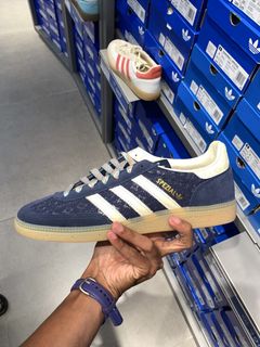 (Category: ) located in . Submitted by ifn.thriftstore_ (Listing ID 1465320690, Image 1). Description: .