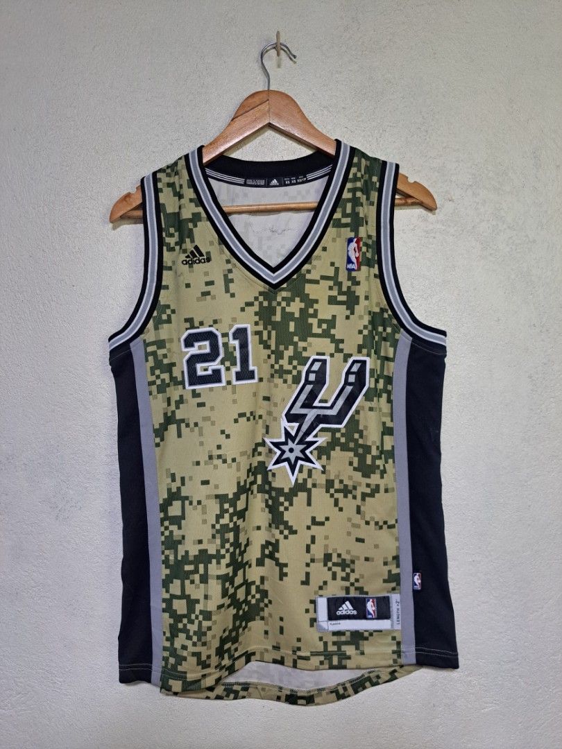 Adidas Spurs Tim Duncan Jersey (Category: Activewear) located in Dumaguete. Submitted by jayarbajad49160 (Listing ID 1465302057, Image 1). Description: Adidas Spurs Tim Duncan Jersey Authentic/Original Very Good Condition Color rate:9.8/10 Issue: See last 3 pics Size XS Width:20 Length:28 Loc dumaguete city visayas.