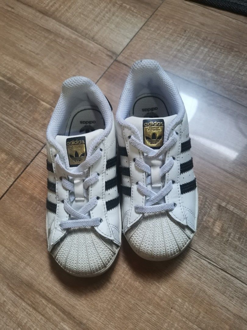 adidas Superstar Shoes (Category: Babies & Kids Fashion) located in Quezon City. Submitted by cheaponsales (Listing ID 1465176763, Image 1). Description: us 9k , uk 8 1/2, FR 26, JP 155 outgrown.