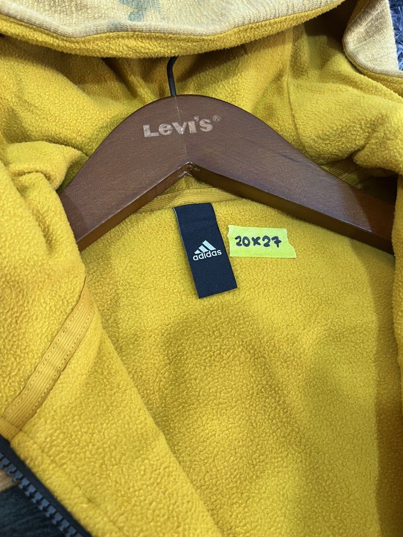 Adidas Techfleece (Category: Coats, Jackets and Outerwear) located in Manila. Submitted by cjcuevas_05 (Listing ID 1465213174, Image 3). Description: 📍Tanza Cavite Dimes: 20x27 Issue: Mantsa part Gcash only, Can ship thru JnT/orange check out.