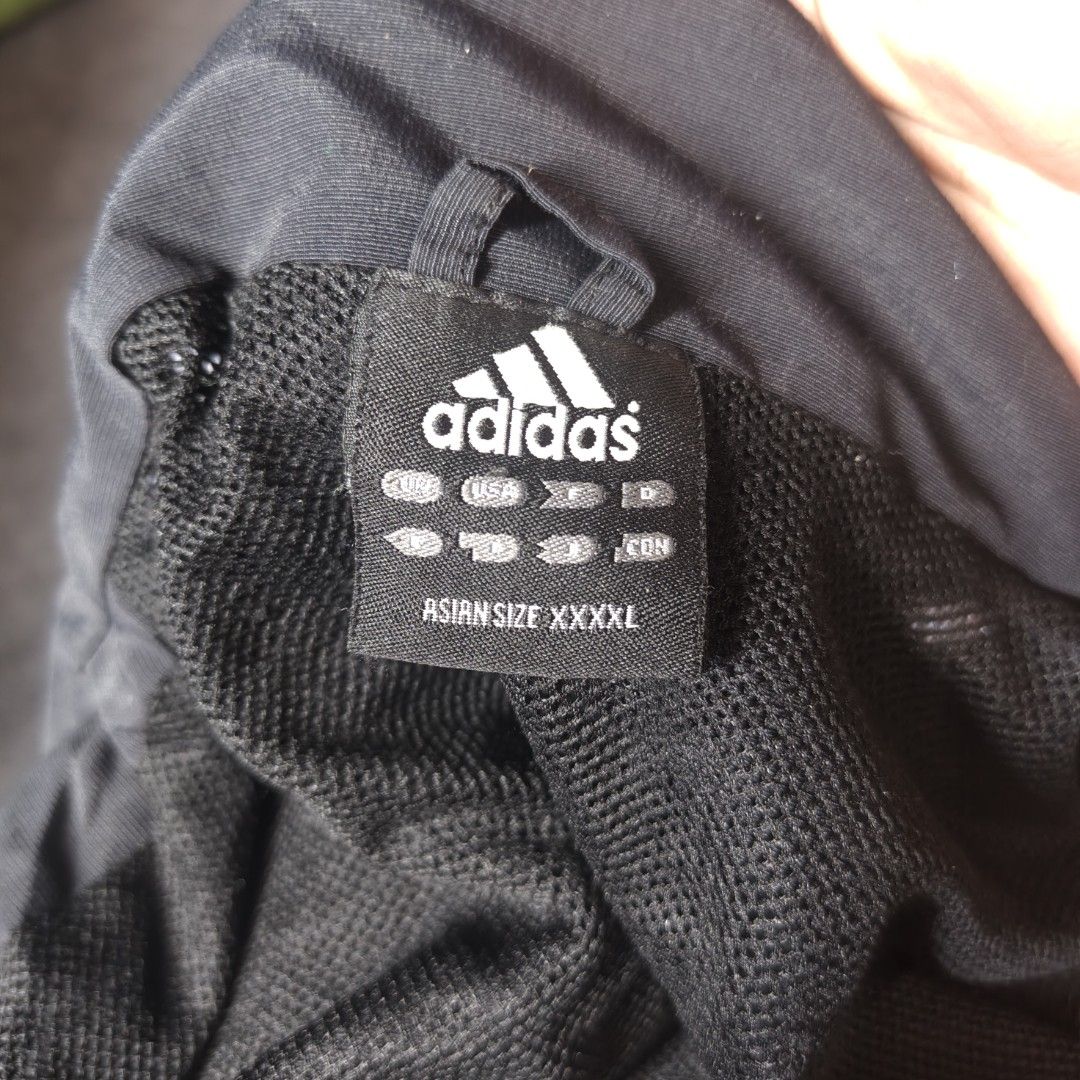 Adidas WindBraker (Category: Coats, Jackets and Outerwear) located in Manila. Submitted by astral.thrift (Listing ID 1465205514, Image 2). Description: .