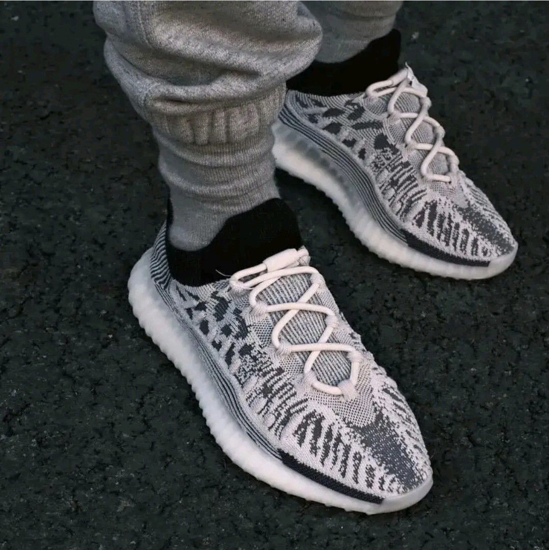 Adidas Yeezy Boost 350 V2 CMPCT Slate Panda (Category: Sneakers) located in Santa Rosa. Submitted by rowhell09 (Listing ID 1465268537, Image 3). Description: Brandnew 10.5 us mens 💸5000 MOD. LBC MOP. BDO, GCASH LOC. NUEVA ECIJA - 100% Authentic Adidas Yeezy Boost 350 V2 CMPCT 'Slate Panda' - Distinct gray, black, and white Primeknit upper - Comfortable black sock-like collar with easy elastic toggle laces - Signature ribbed cream-colored midsole