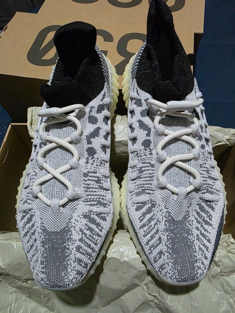 Adidas Yeezy Boost 350 V2 CMPCT Slate Panda (Category: Sneakers) located in Santa Rosa. Submitted by rowhell09 (Listing ID 1465268537, Image 1). Description: Brandnew 10.5 us mens 💸5000 MOD. LBC MOP. BDO, GCASH LOC. NUEVA ECIJA - 100% Authentic Adidas Yeezy Boost 350 V2 CMPCT 'Slate Panda' - Distinct gray, black, and white Primeknit upper - Comfortable black sock-like collar with easy elastic toggle laces - Signature ribbed cream-colored midsole