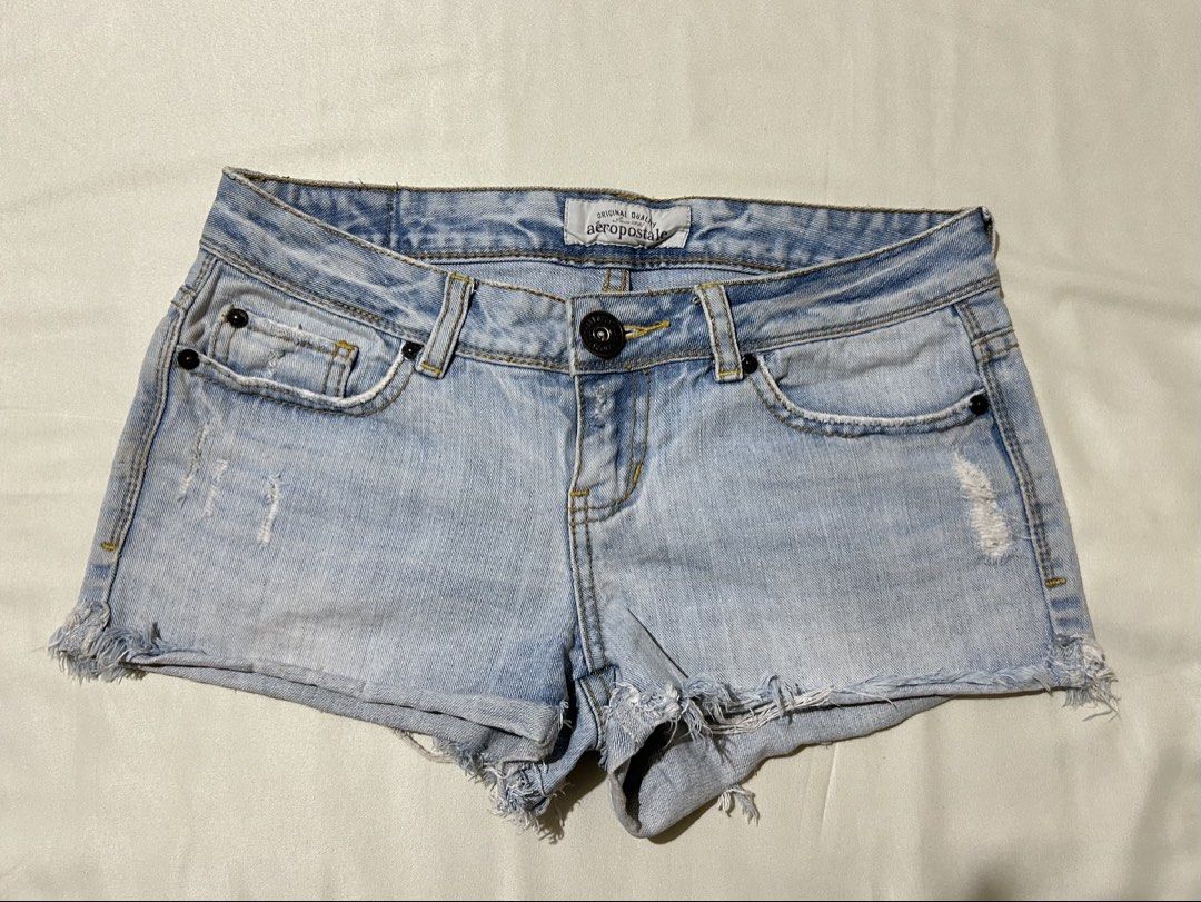 aeropostale low-rise denim short (Category: Shorts) located in Pagadian. Submitted by yowna_declutters (Listing ID 1465289459, Image 1). Description: waistline 29-30 | light wash denim length 9 inches — loc: pagadian city, mindanao payment first.