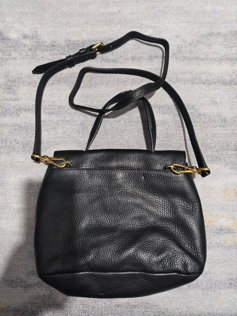 AGNES B. COWHIDE HAND / SLING 2 WAY BAG BLACK (Category: Cross-body Bags) located in Baguio. Submitted by igorotak.111.taraki.com (Listing ID 1465338516, Image 2). Description: FS AGNES B. COWHIDE HAND / SLING 2 WAY BAG BLACK AS NEW NO ISSUES GANDA NITO ♥️.