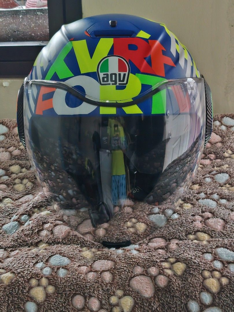 AGV VR46 Open Face Motorcycle Helmet (Category: Caps & Hats) located in Manila. Submitted by isseyhazzie182820 (Listing ID 1465211683, Image 2). Description: SELLING MY EXTRA LARGE ALMOST NEW AGV ORBYT METRO 46 NAKATAGO LAN PO AT NAKA DISPLAY, YUN LEATHER MEDYO KULUBOT WHICH IS NORMAL SA ORBYT PERO DI PO SIRA, FIX PRICE NA PO KASE SOBRA MAGHANAP NG ORBYT LALO GANITO STYLE OK LANG PO WAG BILEN KESA TATAWADAN KEEP KO NALAN PO 🙂 HELMET BAG LANG PO 