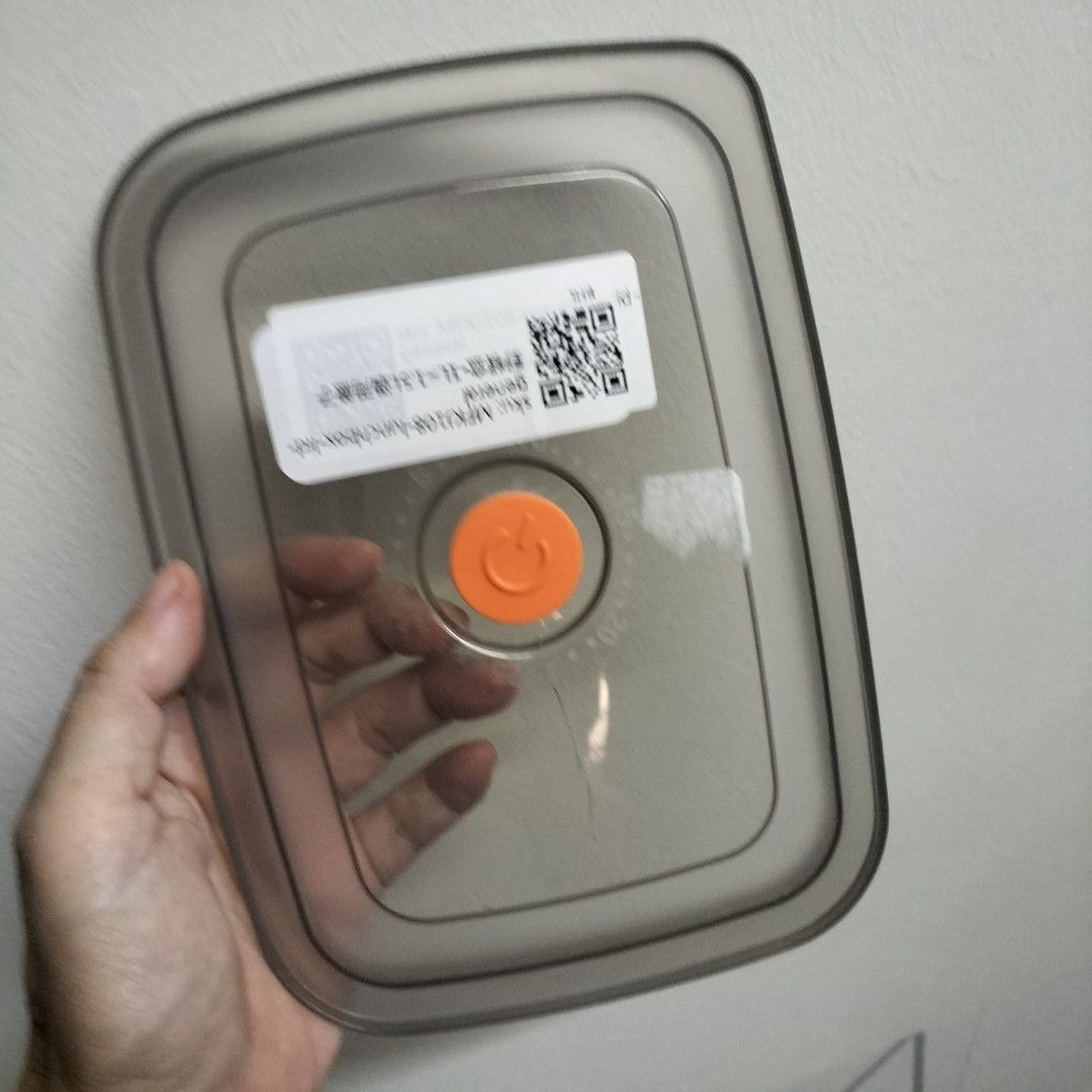 Airtight Lid Replacement (Category: Food Organization & Storage) located in Paranaque City. Submitted by decluttering-all (Listing ID 1465379537, Image 1). Description: Airtight Lid Replacement - Condition: Has a small crack new and unused free when you buy any item decluttering pick up beside Toyota bicutan paranaque .