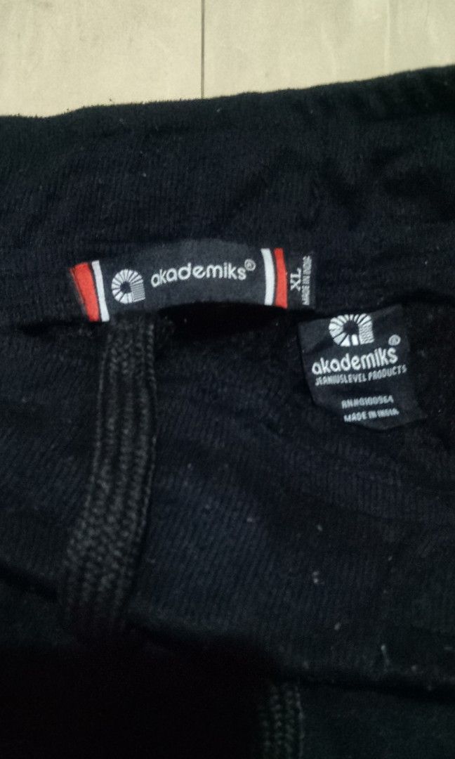 akademiks shorts (Category: Shorts) located in Oas. Submitted by yortzzz (Listing ID 1465310031, Image 1). Description: no issues.