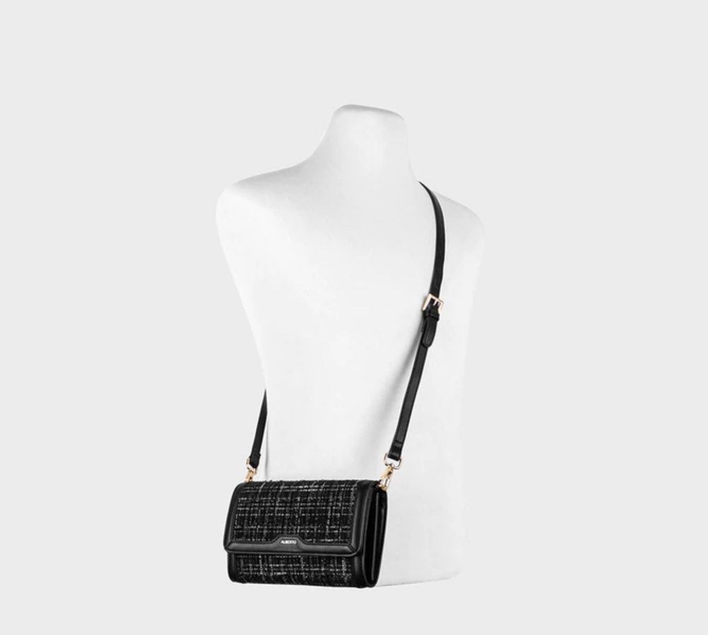 Alberto Sling Bag/Wallet (Category: Cross-body Bags) located in Bacolod City. Submitted by momzilladeclutters (Listing ID 1465302628, Image 2). Description: Good as new Can ship via jnt Tue-Fri Location: Bacolod City.