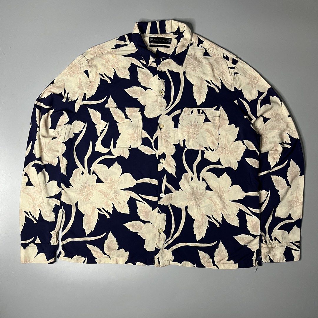 ALLSAINTS JARDIN LONG SLEEVE (Category: Coats, Jackets and Outerwear) located in Manila. Submitted by aaaaaahhhhhh (Listing ID 1465309337, Image 1). Description: Large 25” Pit to pit 28” Body length 27” Sleeves Yellow stain, Need wash Lalamove or J&t Express + Shipping fee .
