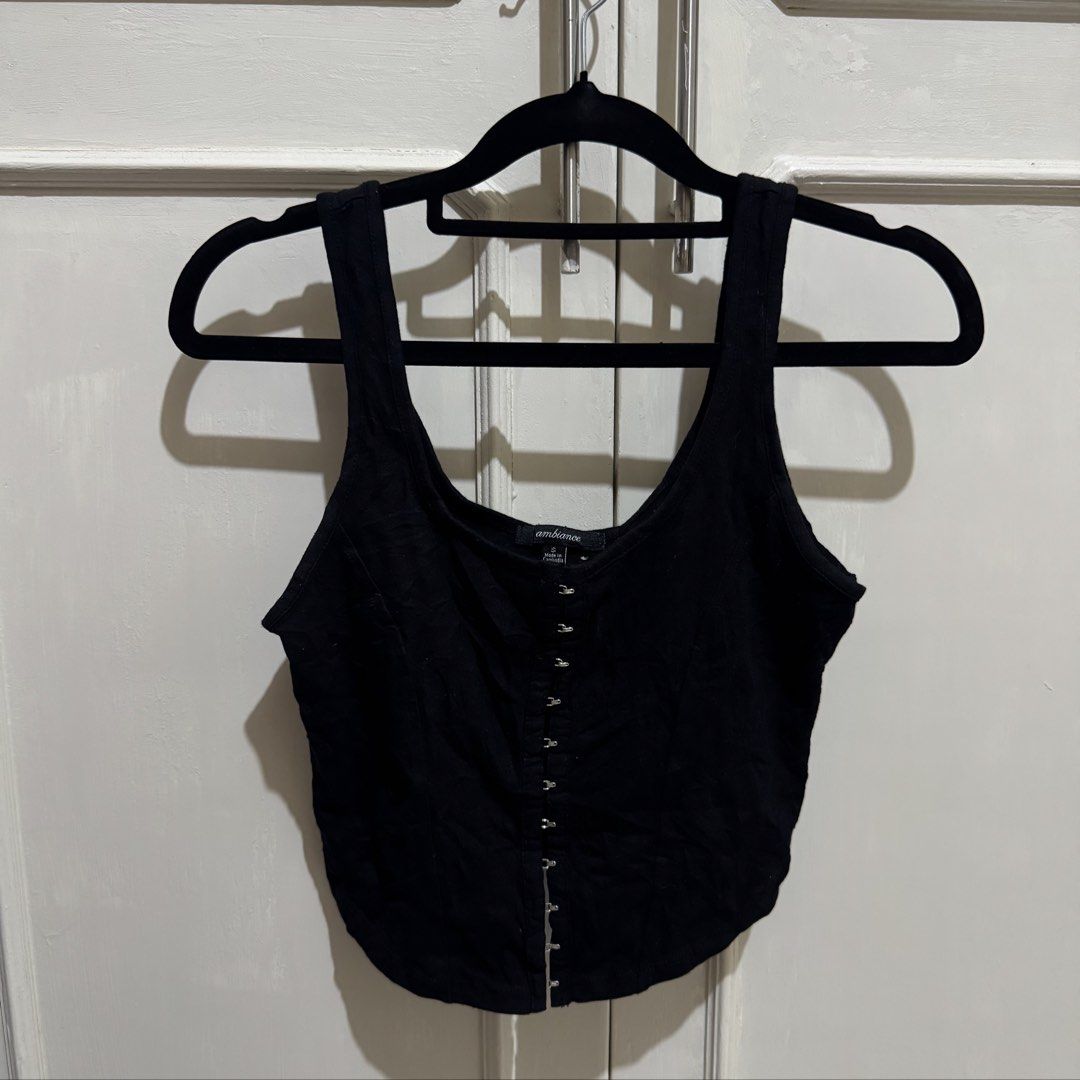 Ambiance Black Top (Category: Sleeveless) located in Vigan. Submitted by chiyannav (Listing ID 1465349830, Image 1). Description: .