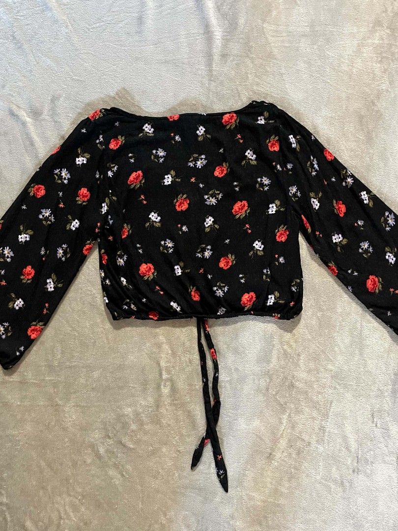 American eagle outfitters (Category: Activewear) located in Manila. Submitted by zenwind_3cdc42 (Listing ID 1465190899, Image 1). Description: American Eagle women's • Excellent Condition • No issue • add ship via j&t • Authentic.