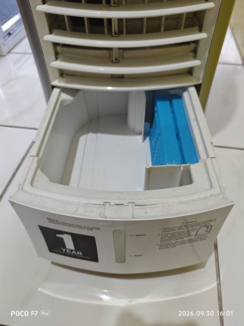 American Home Aircooler (Category: Air Conditioning and Heating) located in Marikina City. Submitted by alphanavy (Listing ID 1465284493, Image 3). Description: Good for SMALL AREA. included 2 gel box. ISSUE: ung NET sa likod (see posted pic for reference) pump changed. but working good. RFS: need emergency fund. Loc. Concepcion 1, marikina..