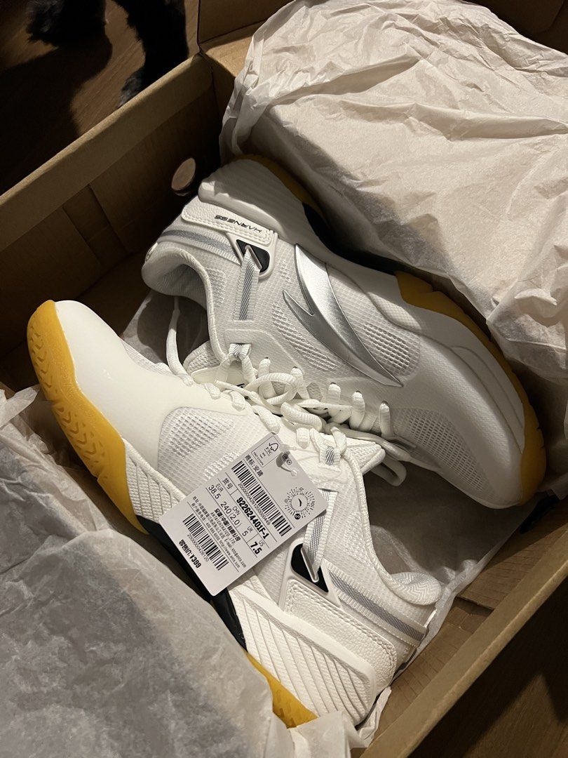 ANTA Badminton Shoes (Category: Sneakers) located in Rizal. Submitted by tnrox98 (Listing ID 1465353758, Image 3). Description: Brand new with original packaging Never used! Size US 7.5 / EUR 38.5 Rfs: quit badminton.