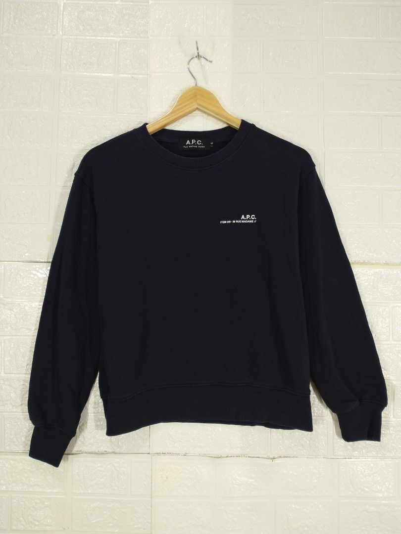 APC CREWNECK (Category: Luxury Apparel) located in Baguio. Submitted by dansteals (Listing ID 1465212028, Image 1). Description: 22 X 21 SMALL.