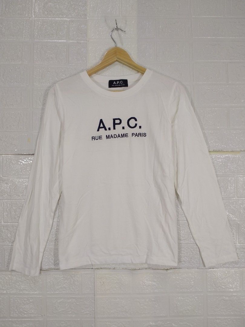 APC LONG SLEEVE (Category: Luxury Apparel) located in Baguio. Submitted by dansteals (Listing ID 1465211897, Image 1). Description: 24 x 19 SMALL.