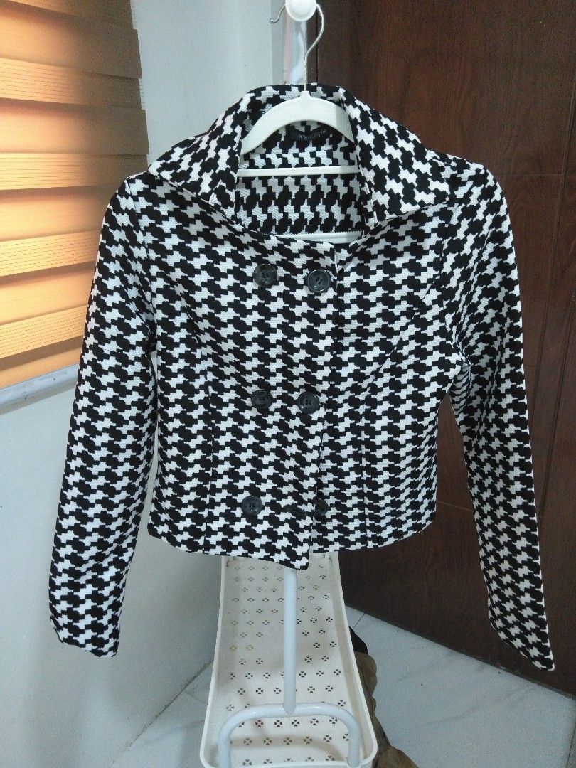 Apostrophe Black and White Houndstooth Double Breasted Blazer (Category: Coats, Jackets and Outerwear) located in Marikina City. Submitted by newowners2025 (Listing ID 1465220232, Image 2). Description: Size: Small Shoulder: 15.5 in Bust: 32-33 in Length: 20.5 in Arm length: 23.5 in Arm hole: 9.5 in - Brand/Style: Apostrophe black and white houndstooth blazer - Closure: Double-breasted front with four dark buttons - Details: Structured collar, fu