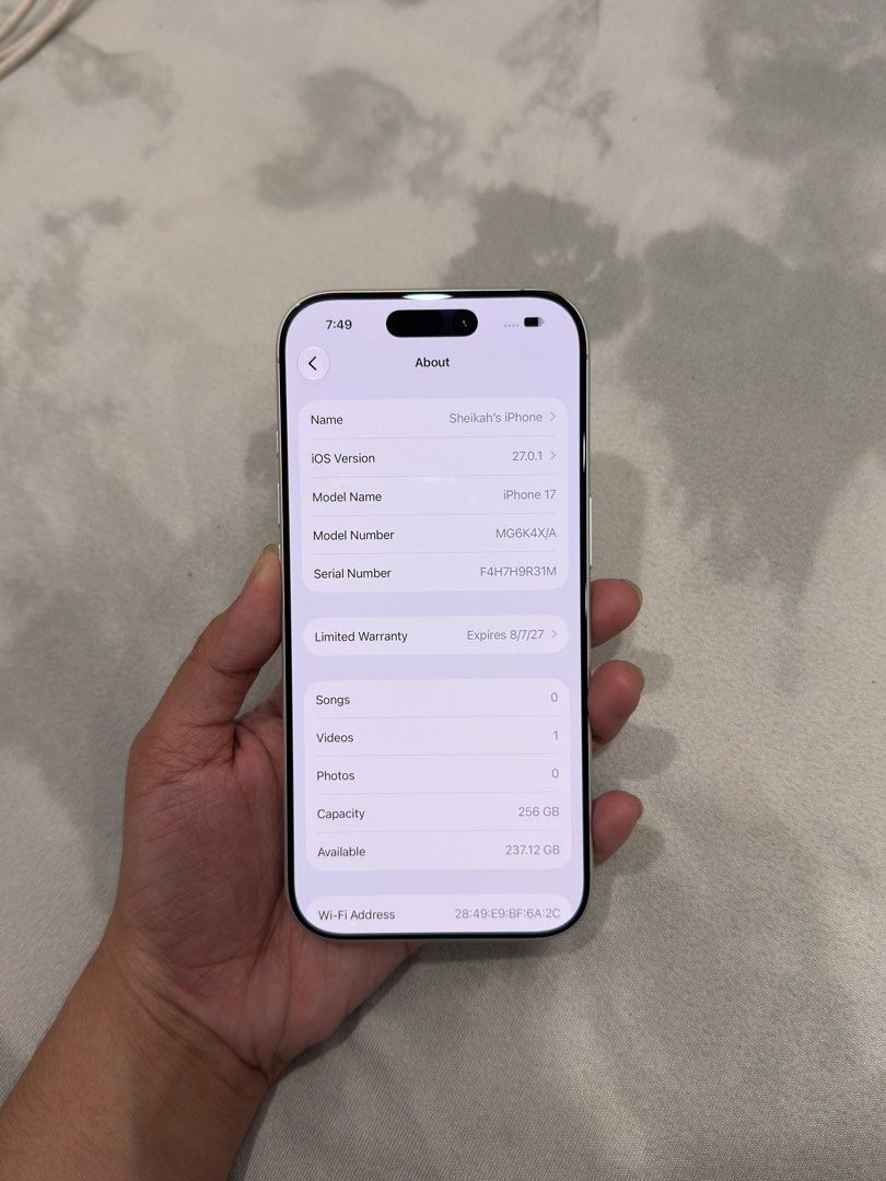 Apple iPhone 17 White 256GB (Category: iPhone 17 Series) located in Manila. Submitted by shei.fsyas (Listing ID 1465380664, Image 2). Description: iphone 17 256gb 100bh 46cc local variant U.W until Aug. 2027 no repair history honest issue: 1 dent upper right corner w/orig cord & case 47k nego.