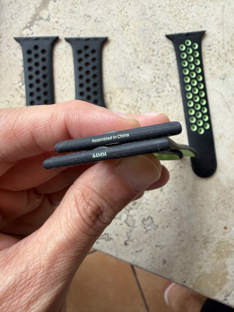 Apple Nike 44mm used (Category: Wearables & Smart Watches) located in Manila. Submitted by champagne_curated (Listing ID 1465214290, Image 1). Description: Selling 2 sets of Nike Apple original straps. Straps only and all only..