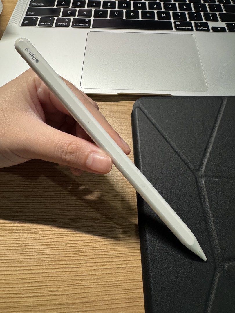 Apple Pencil (2nd Gen) (Category: Other Mobile & Gadget Accessories) located in Davao. Submitted by mgnmm (Listing ID 1465330217, Image 1). Description: No issue, wala lang box. Can give one extra apple pencil tip..
