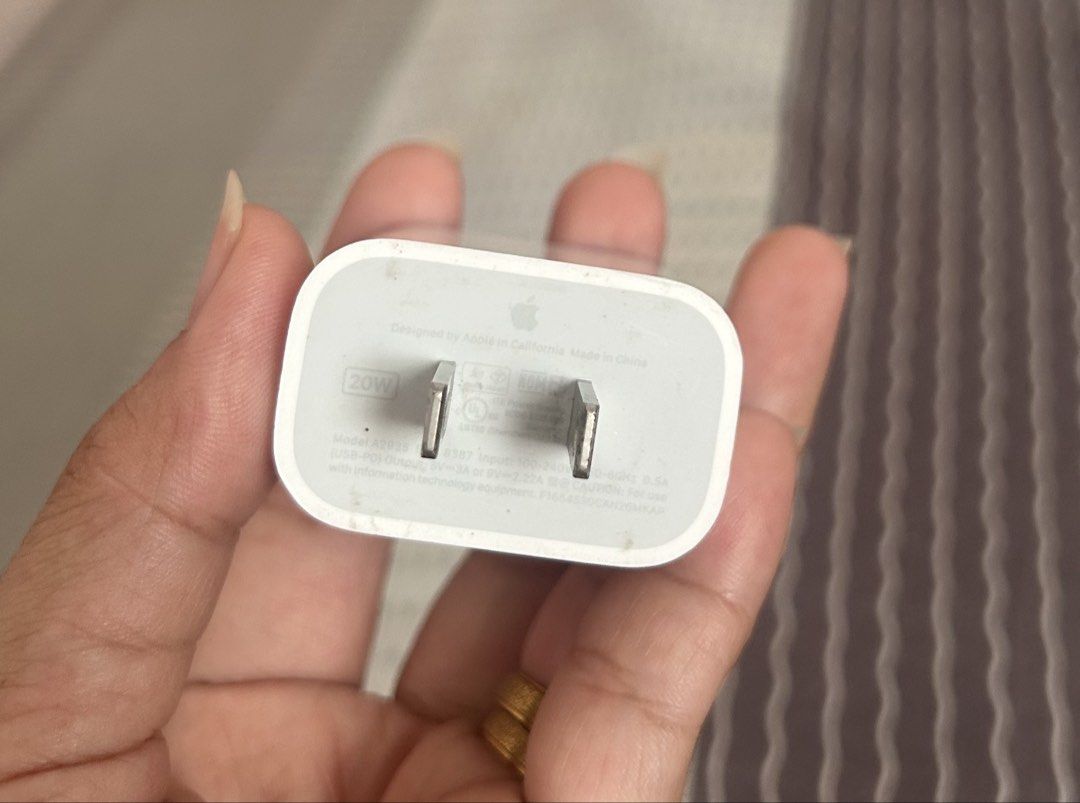 Apple uSB-C adapter (Category: Chargers & Cables) located in Taguig. Submitted by iamrhooox (Listing ID 1465183007, Image 3). Description: Apple USB-C adapter Model A2935 Original from Ipad 11 Like new rarely used.