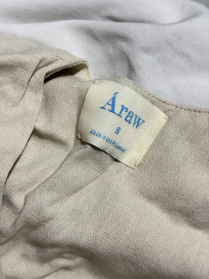 Araw the line Melfi top (Category: Blouses) located in Valenzuela. Submitted by shopmystyle__ (Listing ID 1465365445, Image 2). Description: Like new Never worn Fits xs - s frame Small on tag .