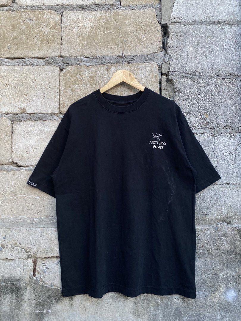 Arc’teryx X Palace Reflectorized Print (Category: Formal Shirts) located in Candaba. Submitted by dejesus.bench17 (Listing ID 1465215116, Image 2). Description: ARC'TERYX x PALACE REFLECTORIZED ALL PRINT -Color: Black -Condition: Excellent -Color rate: 9/10 -Issue: None/Need wash only -Dimes: W22.5 L28 -Price: 1,555 + ship.