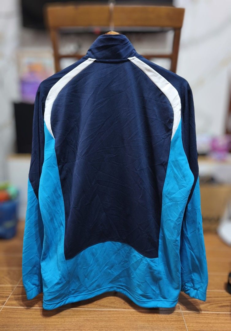 ASICS Full zip track jacket (Category: Coats, Jackets and Outerwear) located in Antipolo. Submitted by janernest92368 (Listing ID 1465230027, Image 3). Description: - Best fit for Large to semi XL size - Dimes: W 23in. x L 27in. - in good condition - complete tags - color rate: 9.5/10 ISSUE: none * Manage your expectations. These items are thrifted/ukay and pre-loved. These are not brand new. Will tell if it is in good condition or have any issue