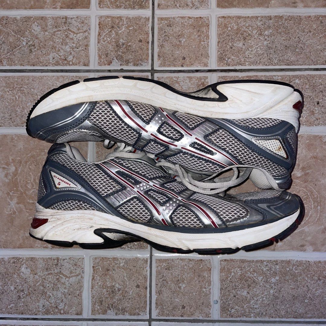 ASICS Gel-Kanbarra 5 Grey Silver Running Shoes (Category: Sneakers) located in Valenzuela. Submitted by redanselmo (Listing ID 1465327708, Image 1). Description: US 8.5.