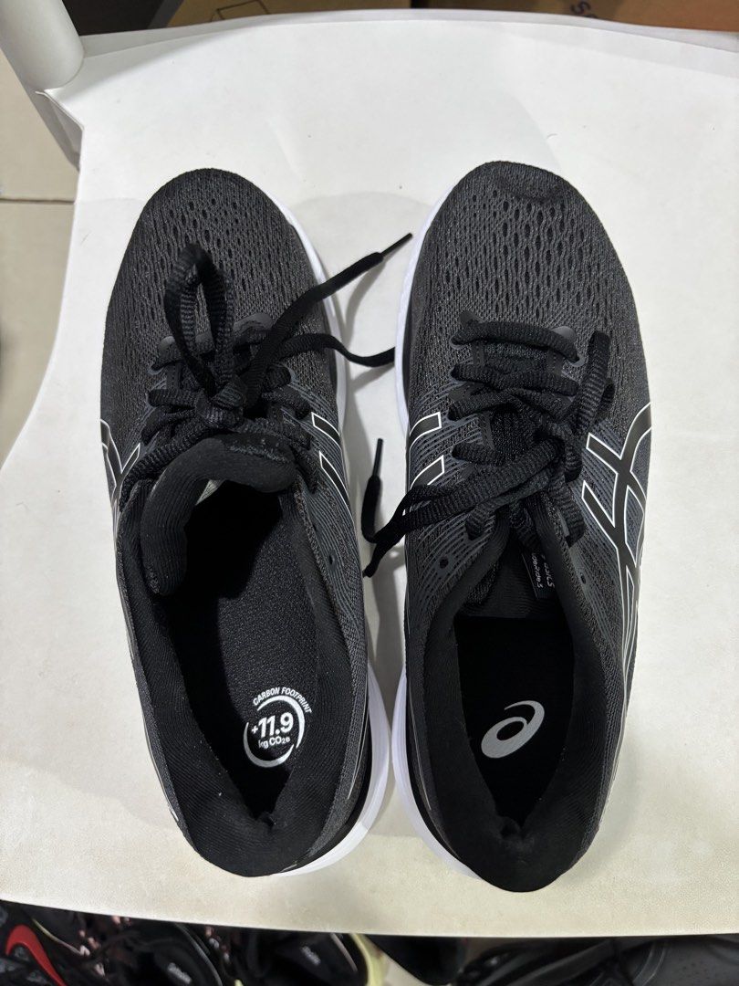 ASICS GlideRide 3 Black White Running Shoes (Category: Sneakers) located in Manila. Submitted by jonard2297 (Listing ID 1465211943, Image 3). Description: - Brand/Model: ASICS GlideRide 3 - Colorway: Black and White - Cushioning: FF Blast+ technology for maximum comfort and a smooth ride - Upper: Breathable mesh to keep feet cool - Sole: Thick rocker design to reduce energy loss and ankle flexion, paired with durable rubber outsole - Condition: G