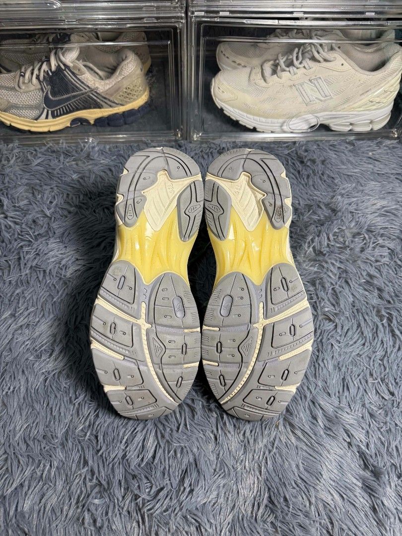 ASICS GT-2160 "CREAM/SHEET ROCK" (Category: Sneakers) located in Candelaria. Submitted by worn_gallerie (Listing ID 1465298044, Image 3). Description: ASICS GT-2160 SIZE 9 US MENS EXCELLENT CONDITION ₱3,299 ONLY.