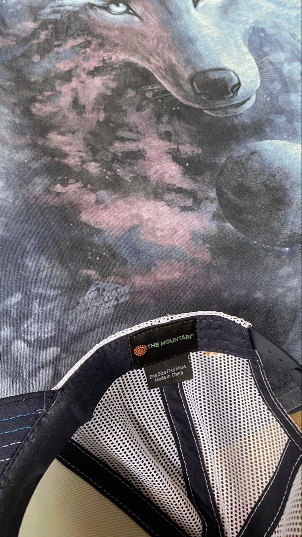 Aspack The mountain tees & hat (Category: Activewear) located in Balete. Submitted by shimien02 (Listing ID 1465249221, Image 2). Description: tees excellent condition color rate 9/10 large length 28 width 22 no issue hat asnew condition .