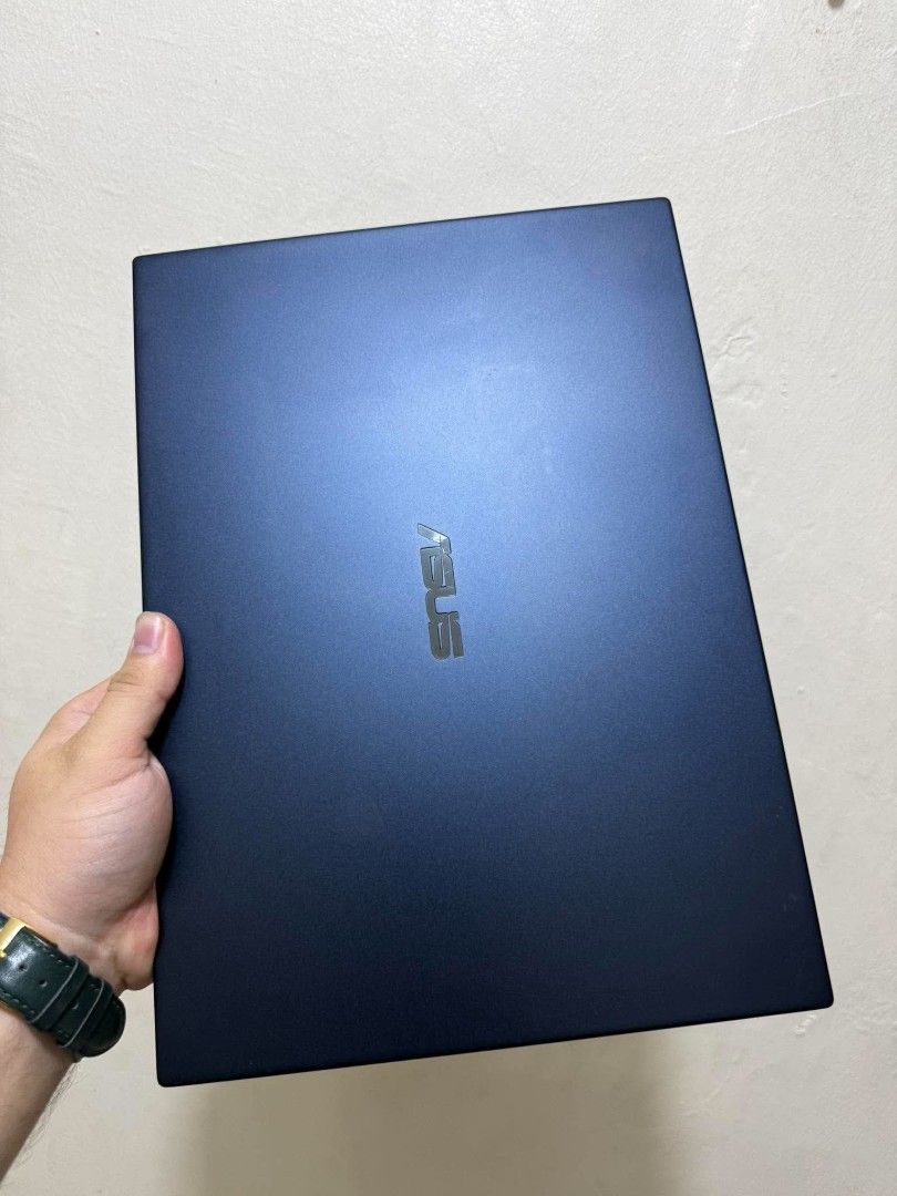 Asus ExpertBook P2451 (Category: Laptops & Notebooks) located in Manila. Submitted by happyearth.953a15 (Listing ID 1465345792, Image 2). Description: Asus ExpertBook P2451 I5 10th gen Intel UHD Graphics Nvidia GeForce mx110 12gb ram 512gb nvme Windows 11 pro OS Unit with charger No issue ✅ 💸💸 14,500 Location: San Andres bukid manila Pick up or meet up.