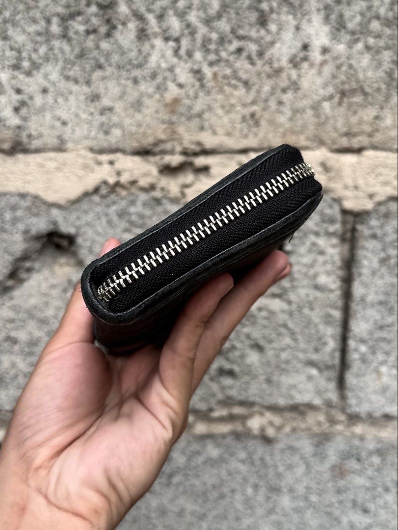 Auth. COACH Monogram Long wallet (Category: Wallets & Card holders) located in Cagayan de Oro. Submitted by kjcartier26 (Listing ID 1465233365, Image 3). Description: Authentic, In usable condition, Message me for the Flaw. 😊✨.