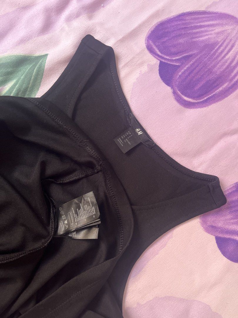 💯Auth H&M black Dress (Category: Dresses) located in San Fernando. Submitted by greatnesshe (Listing ID 1465203015, Image 1). Description: 🌸Color condition 10/10 🌸Can fit small-Medium 🌸No flaws, Good as New 🌸No When Worn , No Last Price ,No Haggling 🌸Selling low because decluttering 🌸Colors may vary due to lighting or camera used. 🌸Barely Used Once or Twice😘 🌸Fresh Padala from Japan,Gusot pero pag Nilabhan Mukang Bago Ulit. 🌸Bawal po s