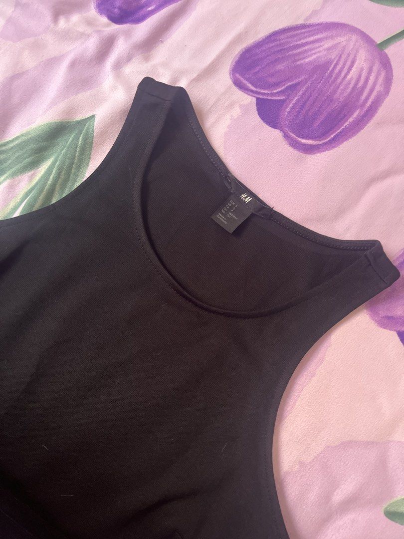 💯Auth H&M black Dress (Category: Dresses) located in San Fernando. Submitted by greatnesshe (Listing ID 1465203015, Image 3). Description: 🌸Color condition 10/10 🌸Can fit small-Medium 🌸No flaws, Good as New 🌸No When Worn , No Last Price ,No Haggling 🌸Selling low because decluttering 🌸Colors may vary due to lighting or camera used. 🌸Barely Used Once or Twice😘 🌸Fresh Padala from Japan,Gusot pero pag Nilabhan Mukang Bago Ulit. 🌸Bawal po s