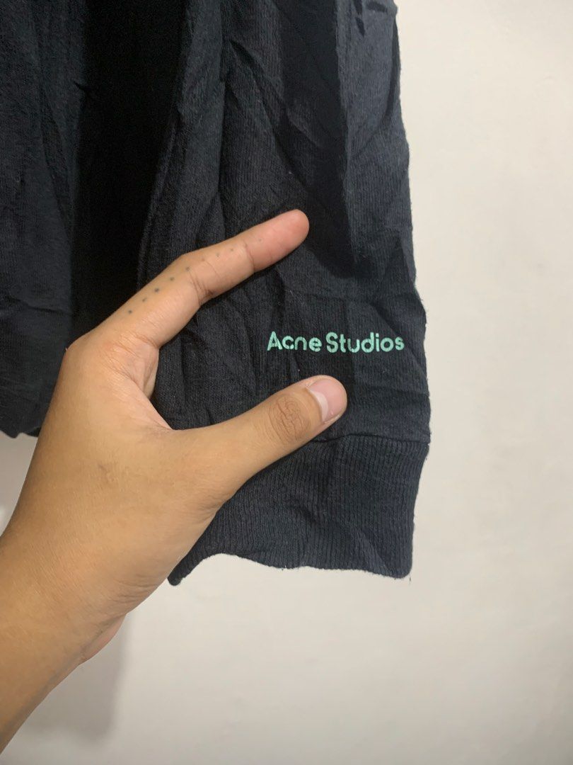 Authentic Acne studios long sleeve (Category: Formal Shirts) located in Quezon City. Submitted by hustle_mind (Listing ID 1465312107, Image 3). Description: Authentic no issue 22x28 Large dimes fresh from bale.