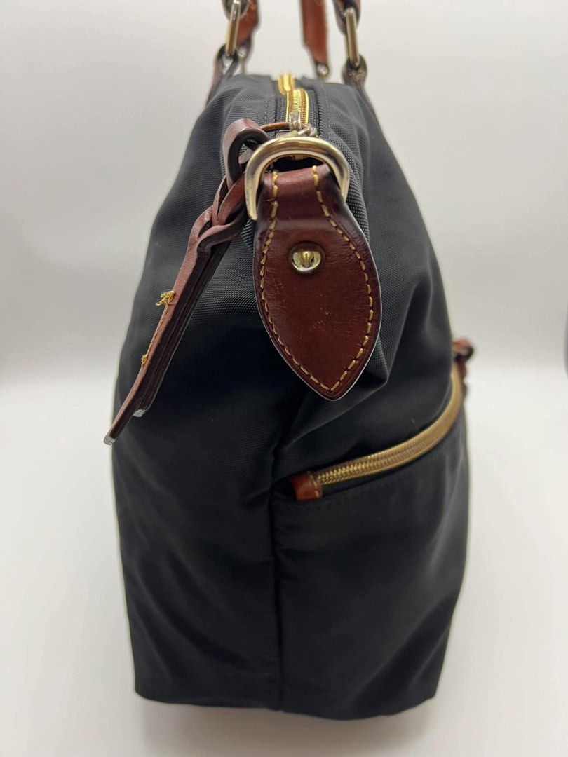 Authentic Dooney & Bourke large alma type satchel (Category: Tote Bags) located in Cagayan de Oro. Submitted by borse_de_amore (Listing ID 1465180020, Image 3). Description: Authentic Dooney & Bourke large alma type satchel Rank BC missing long strap. Overall ok pa for daily 1,300.