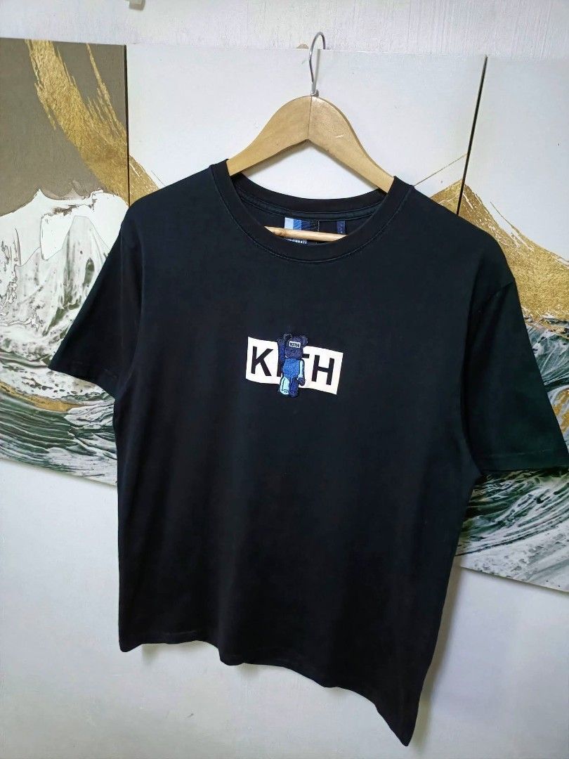 AUTHENTIC Kith x Bearbrick Logo Tee Black Men's - SS1... (Category: Luxury Apparel) located in Manila. Submitted by bvnnie (Listing ID 1465297802, Image 3). Description: AUTHENTIC Kith x Bearbrick Logo Tee Black Men's - SS1 Actual size using inches Waistline /Widht 21 Lenght/ 28 fittings is LARGE Excellent Condition, Issue:0 Message if you have any other question about sizing. We do shipping nation wide I'm also open for video call so that you ca