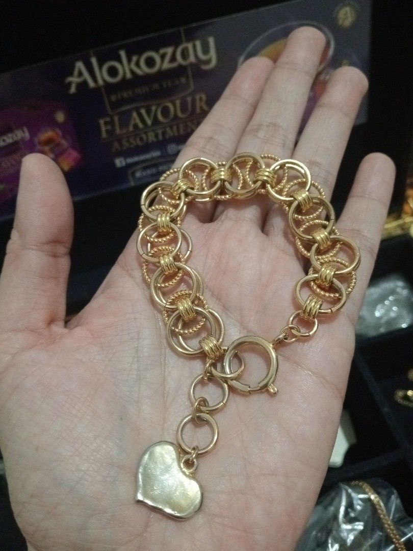 Authentic Moschino bracelet (Category: Bracelets) located in Batangas. Submitted by girlmeetspurple (Listing ID 1465323789, Image 3). Description: .