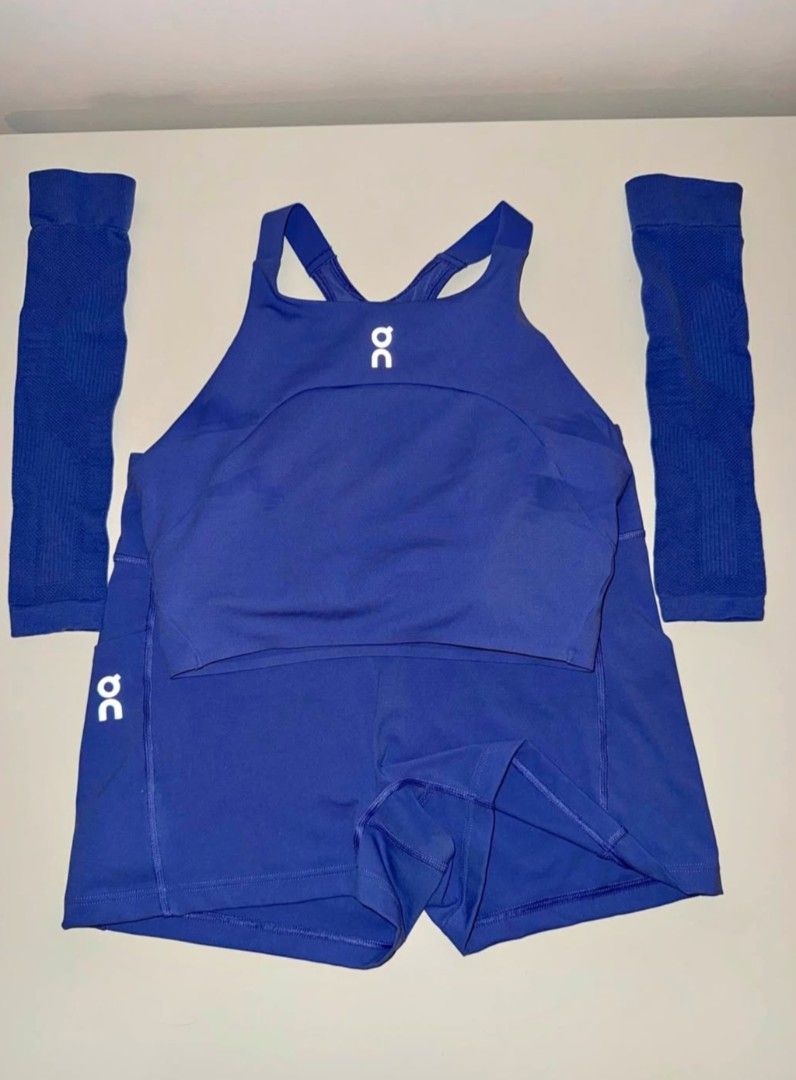 Authentic On Race Kit (Category: Activewear) located in San Joaquin. Submitted by georjuls (Listing ID 1465241908, Image 1). Description: Worn once, in perfect condition. Race crop, 3” tights, and arm sleeves. Size: Small All for 2,555. Not selling individually..