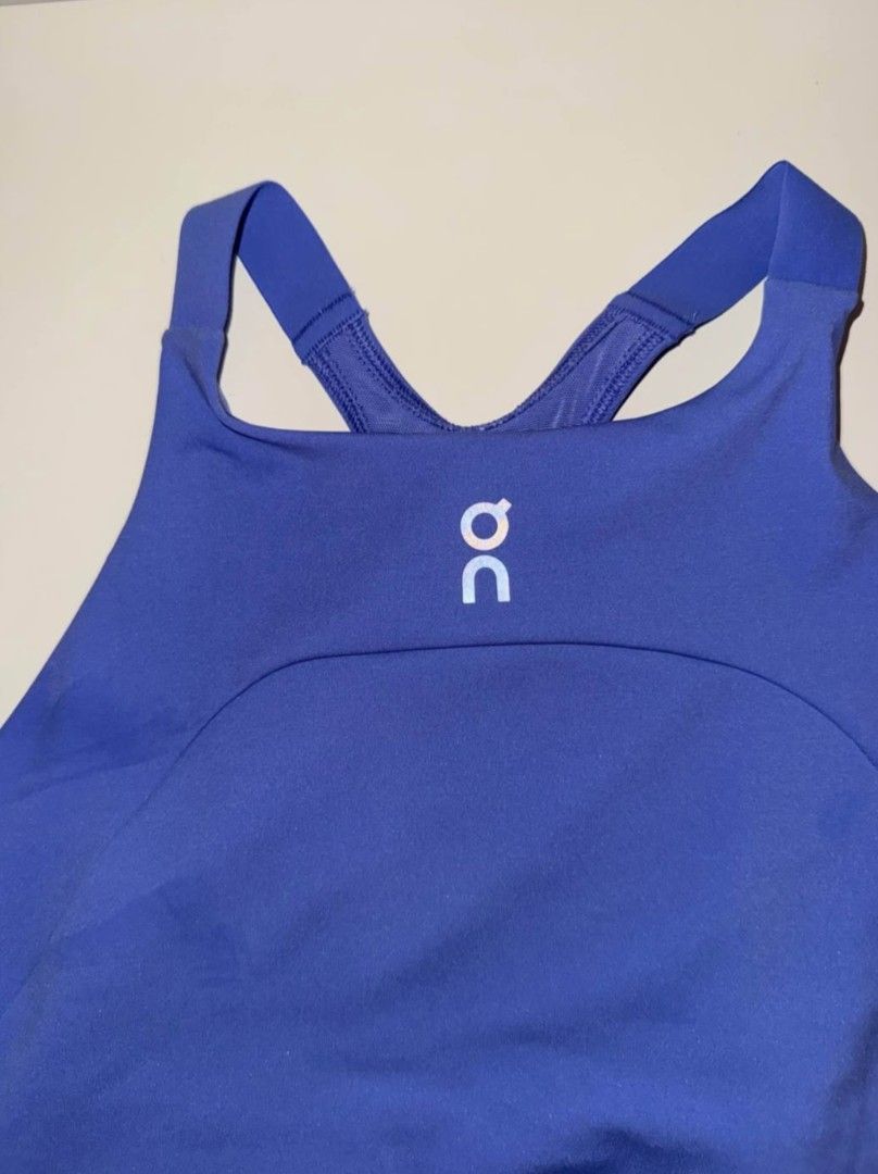Authentic On Race Kit (Category: Activewear) located in San Joaquin. Submitted by georjuls (Listing ID 1465241908, Image 3). Description: Worn once, in perfect condition. Race crop, 3” tights, and arm sleeves. Size: Small All for 2,555. Not selling individually..