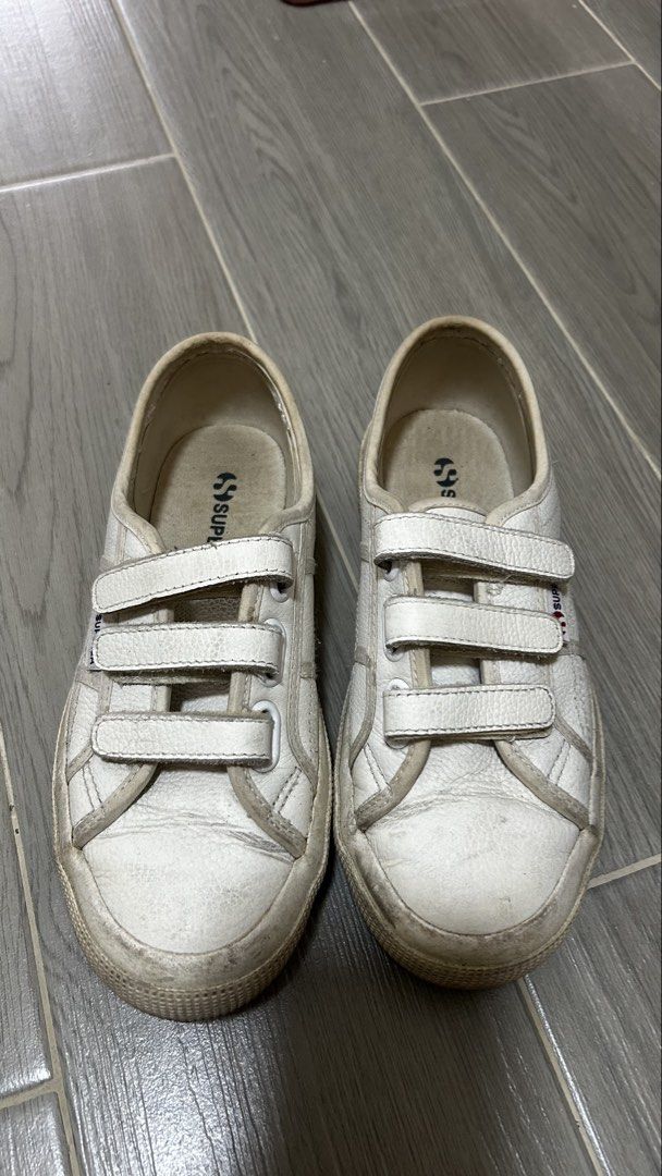 Authentic Superga (Category: Sneakers) located in Manila. Submitted by daniii_1 (Listing ID 1465238003, Image 1). Description: Needs cleaning No flaws.