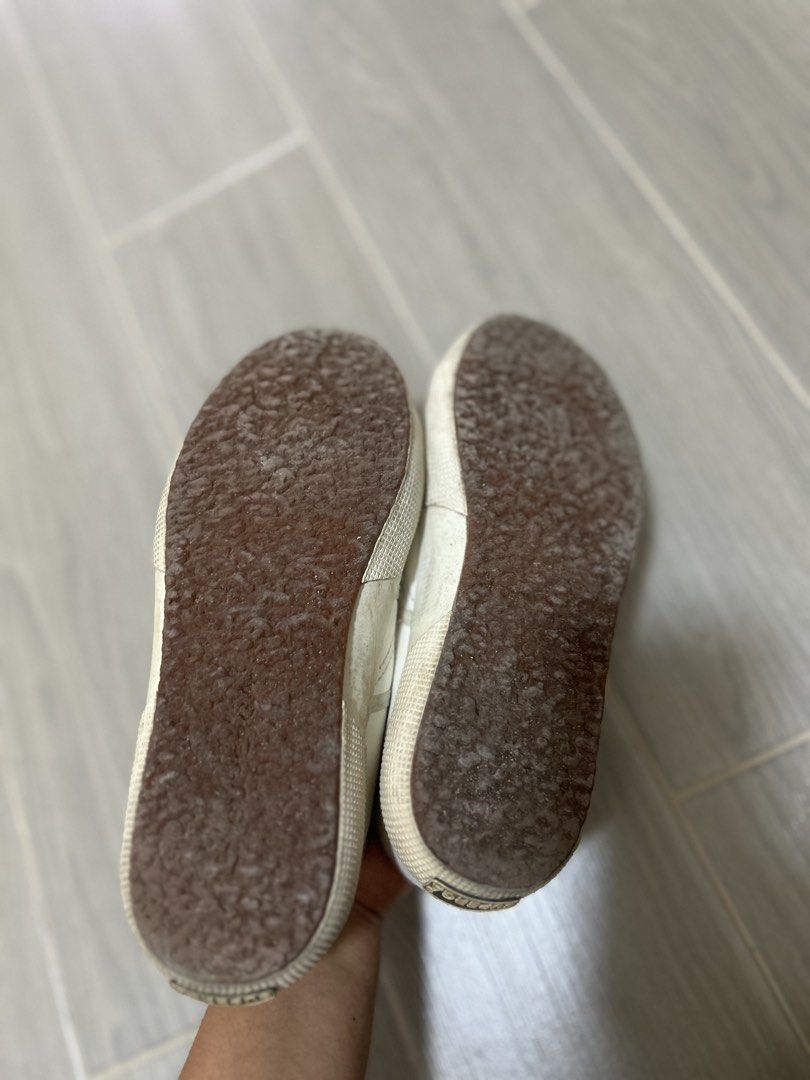 Authentic Superga (Category: Sneakers) located in Manila. Submitted by daniii_1 (Listing ID 1465238003, Image 3). Description: Needs cleaning No flaws.