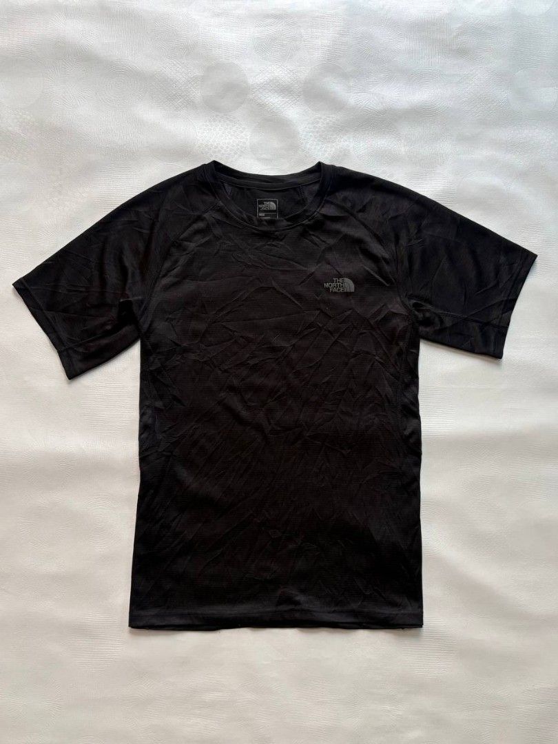 Authentic The North Face FlashDry Performance Running Tee (Category: Activewear) located in Tacurong. Submitted by ukayutopia (Listing ID 1465273647, Image 1). Description: Dimes: W20.8×L26.5 ‎Condition: Excellent ‎Color rate: 9/10 ‎Size on tag: Medium(US) Large(Asia) ‎Issue: None.